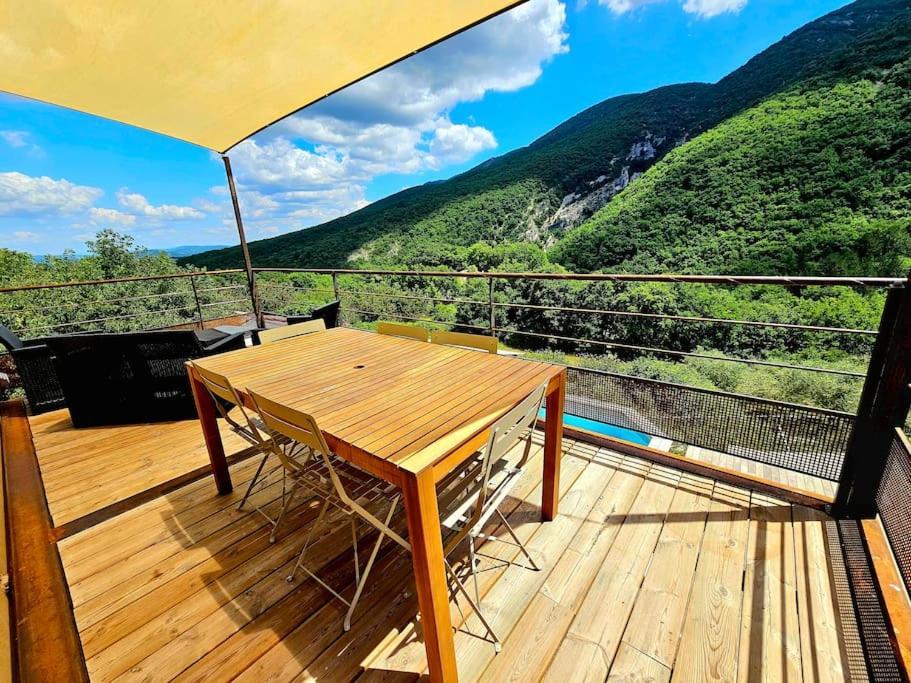 Hébergement de vacances La Castellane, Vue Imprenable Sur Le Luberon *