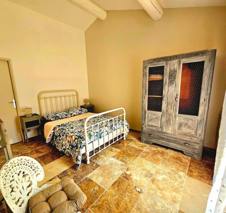Holiday home La Castellane, Vue Imprenable Sur Le Luberon Saignon